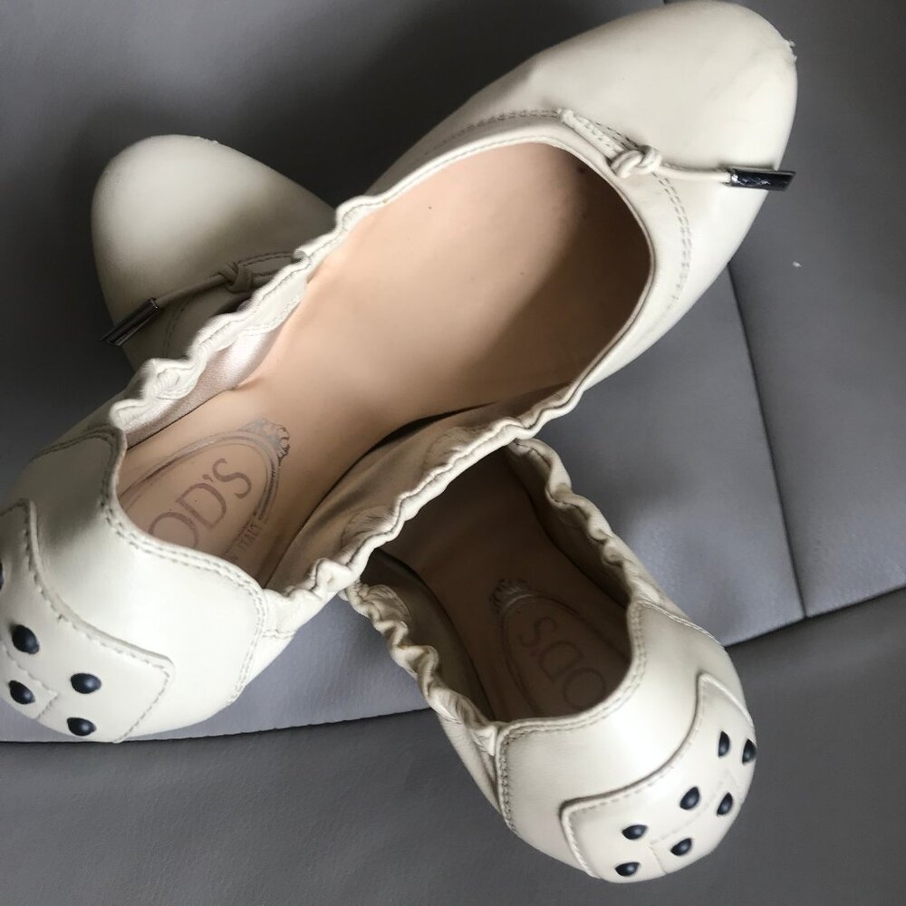 TOD'S GENUINE LEATHER BALLET FLATS** US 8